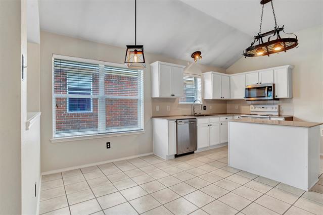 Building Photo - 729 Sequoia Dr