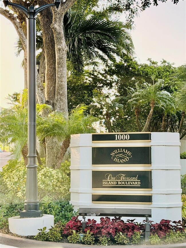 Building Photo - 1000 W Island Blvd