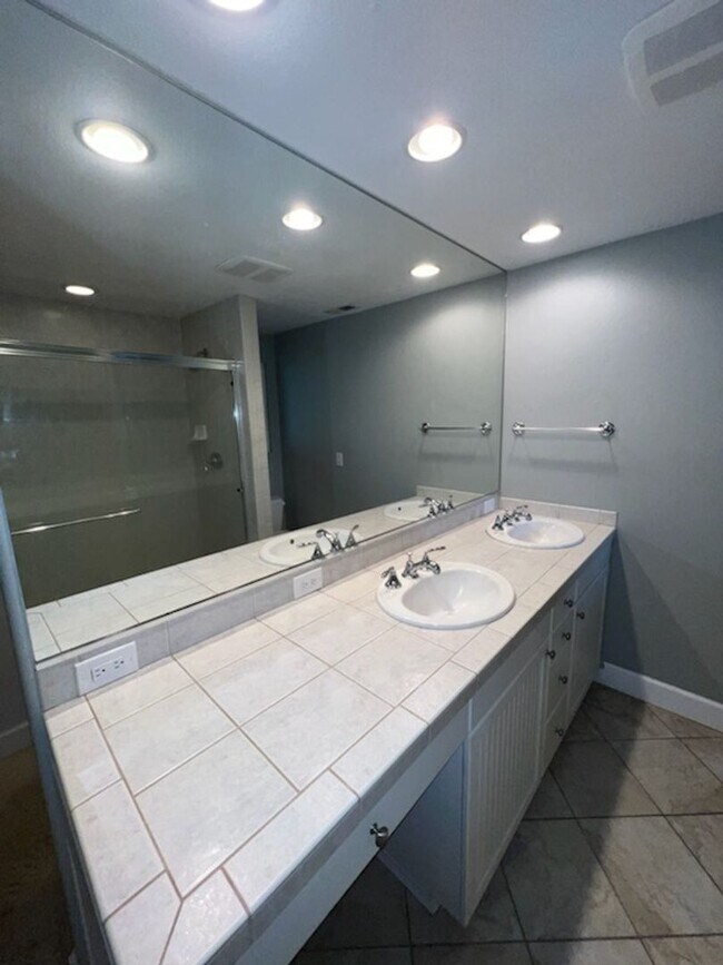 Building Photo - 1302-1304 38th Ave Ct NW