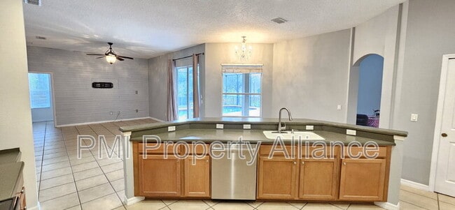 Building Photo - 640 Brookfield Pl