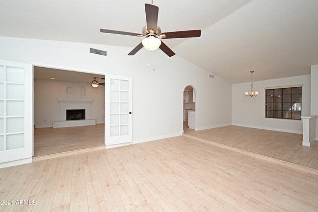Building Photo - 7301 W Canterbury Dr