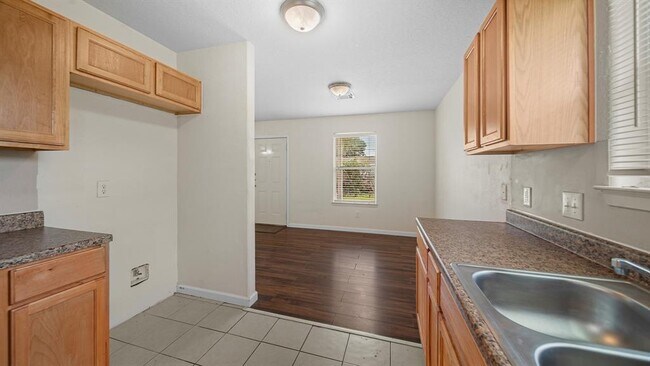 Building Photo - 2216 Avenue F