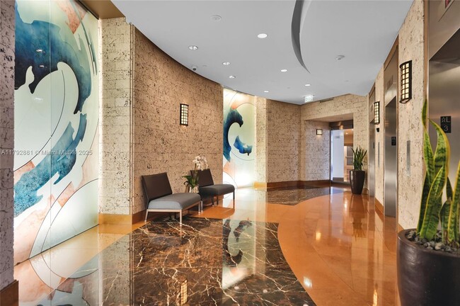 Building Photo - 801 Brickell Key Blvd