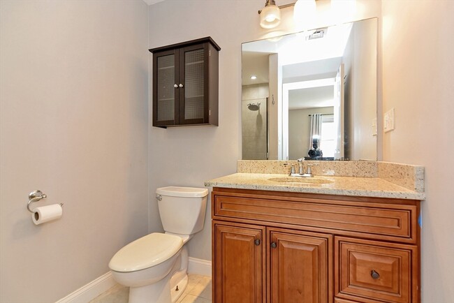 Building Photo - 28 Richardson St