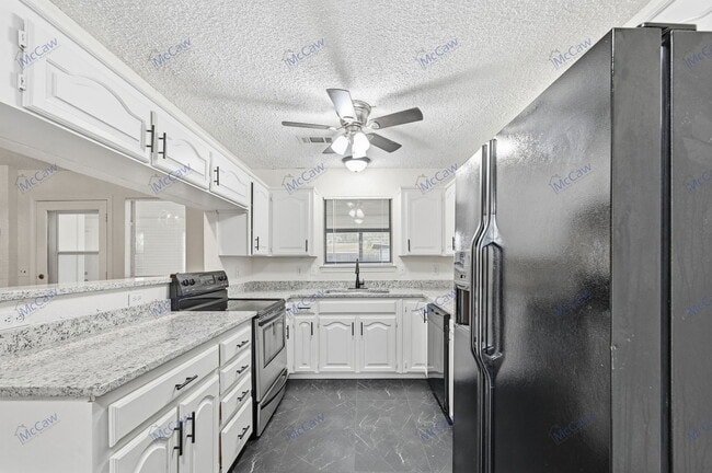 Building Photo - 709 Villa Ridge Dr