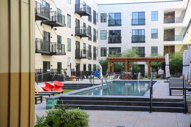 Building Photo - 4315 S Congress Ave