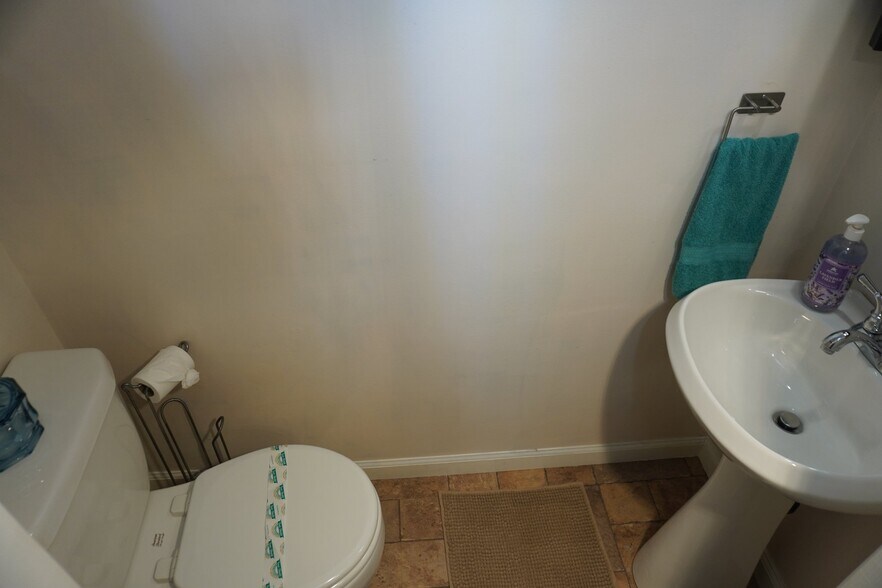 Building Photo - 25 Stillwood Cir