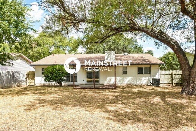 Building Photo - 3 Bedroom Pet-Friendly Home in San Antonio, TX with Main Street Renewal