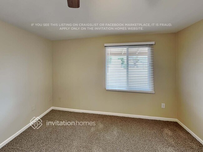 Building Photo - 1536 W Andorra Dr