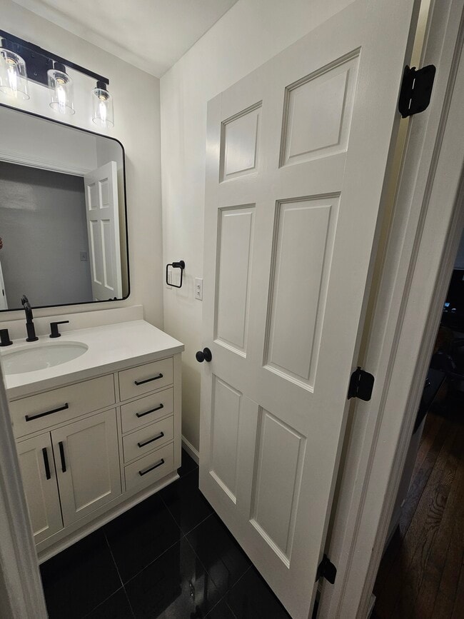 Building Photo - 3154 Van Alstyne St