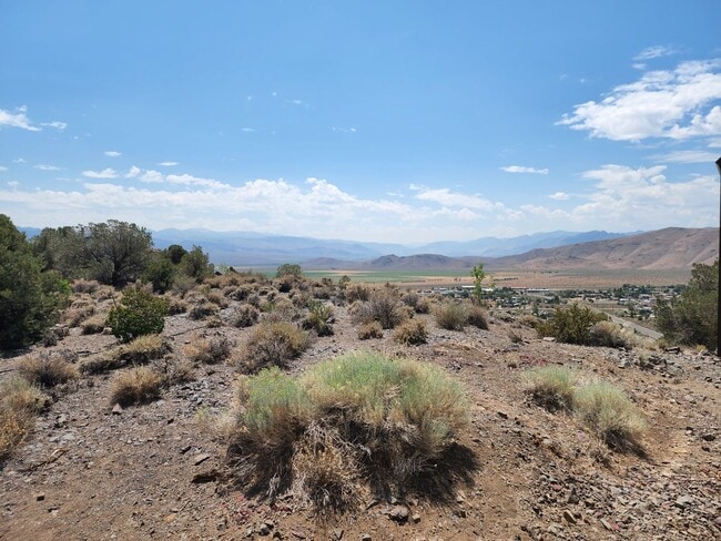Building Photo - Large manufactured home in Topaz Ranch Estates