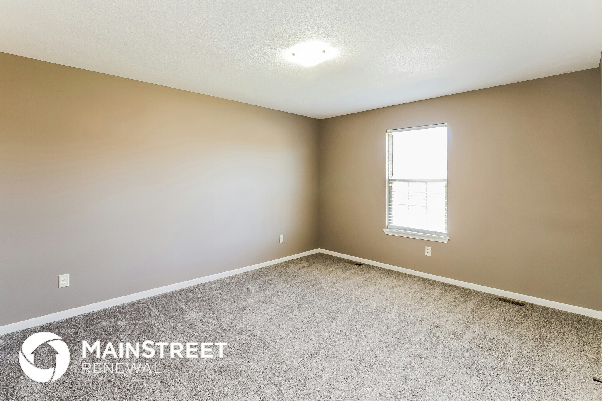 Building Photo - 203 NE Hannah Ct