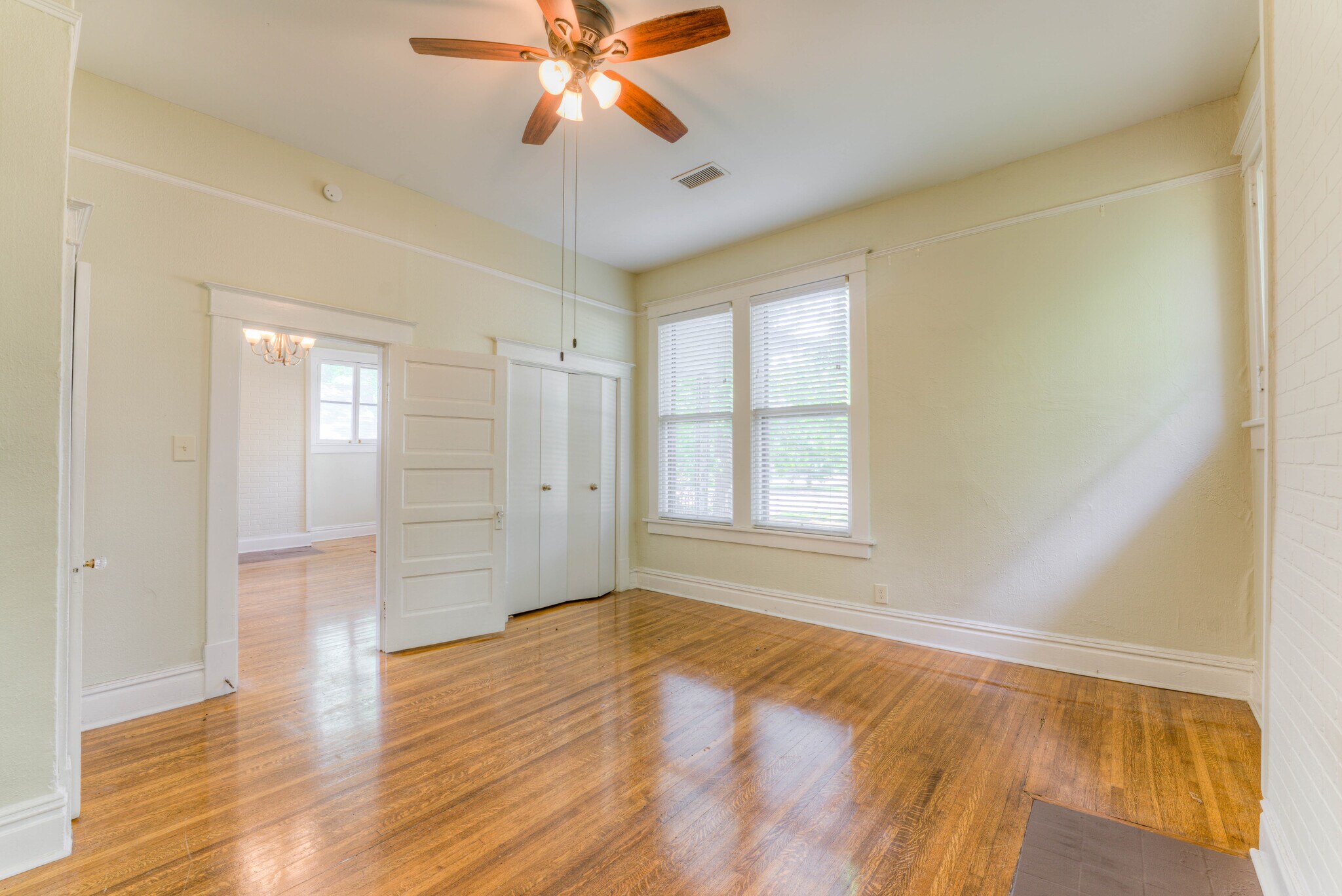 Building Photo - 1526 N Parkway