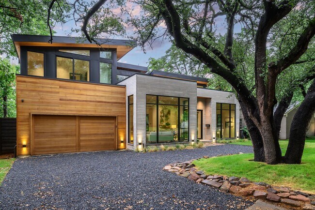 Building Photo - 5023 Lilac Ln