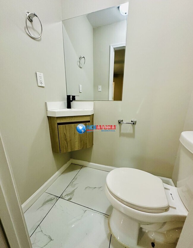 Building Photo - Renovated 4-bedroom ranch in Stone Mountain