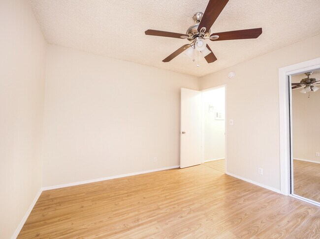 Interior Photo - 6944-6954 Coldwater Canyon Ave