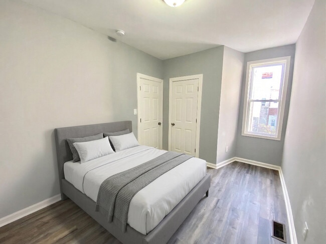 Building Photo - 1000 N 66th St