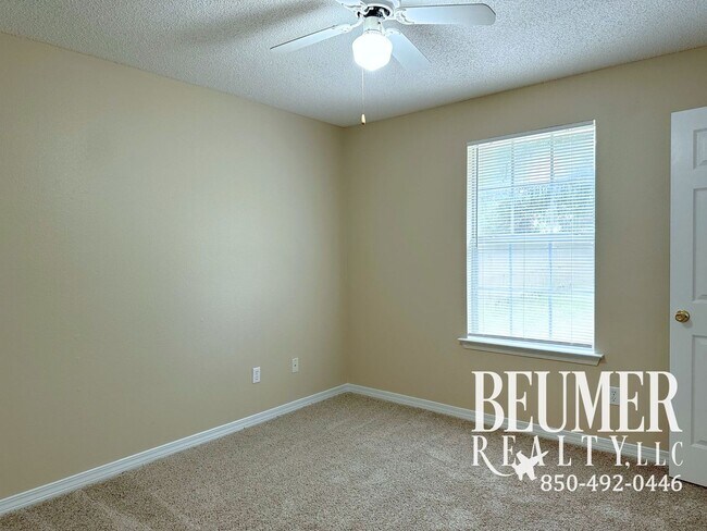 Building Photo - 3bd/2ba Home in Prime Location: Near Base, Close to Beaches!