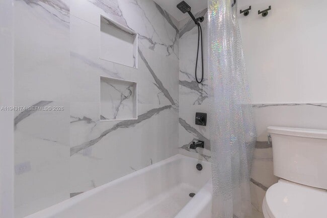 Building Photo - 20291 NE 30th Ave