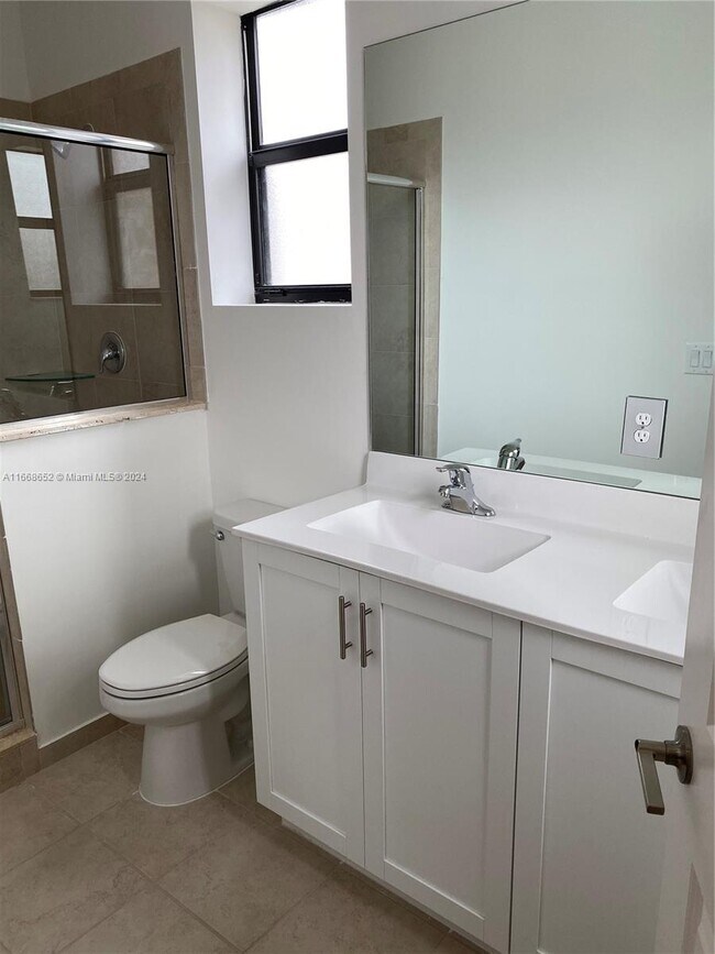 Building Photo - 320 NE 208th Terrace