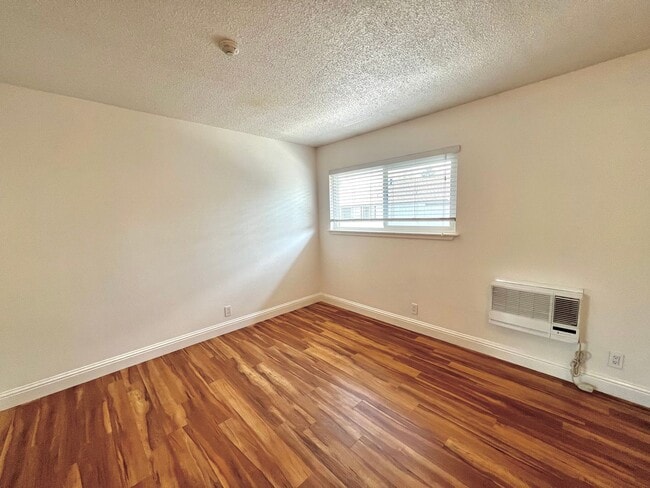 Building Photo - 871 Sonoma Ave