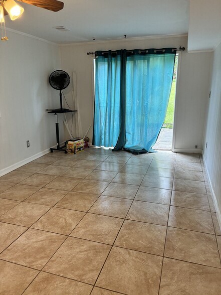Building Photo - 6433 Valley Brook Dr