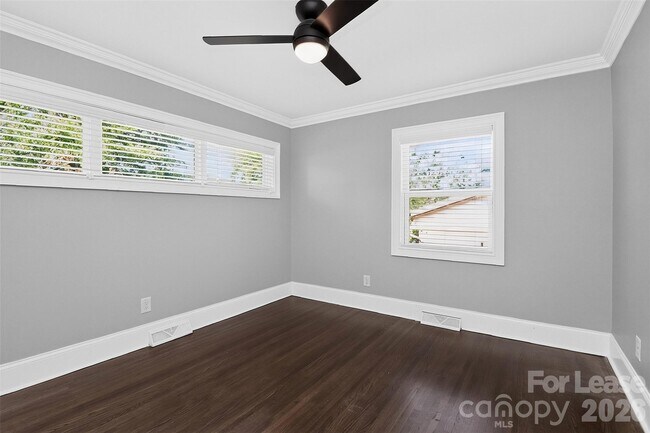 Building Photo - 3945 Winfield Dr