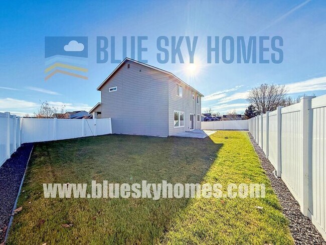 Building Photo - 853 Harpy Ave