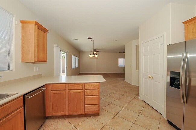 Building Photo - 8913 Wolf Dancer Ave