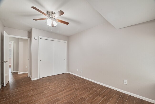 Building Photo - 2425 W Settler's Way