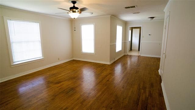 Building Photo - 708 W Largent St