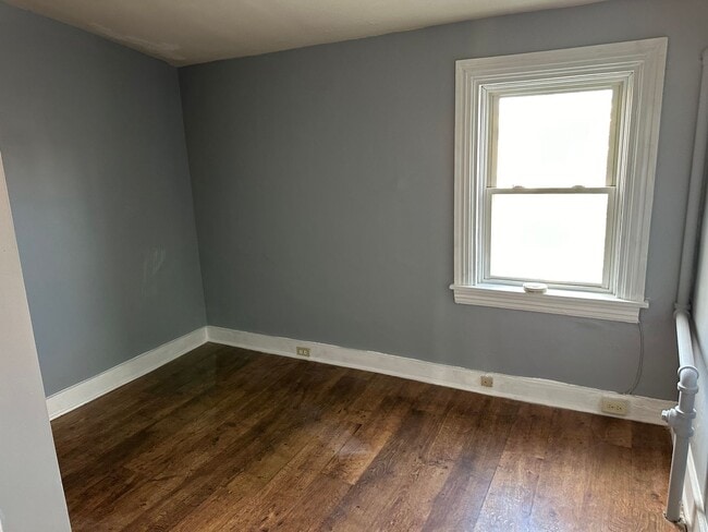 Building Photo - 809 Columbia Ave