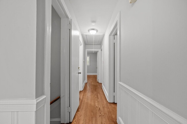 Building Photo - 2405 Jefferson Dr