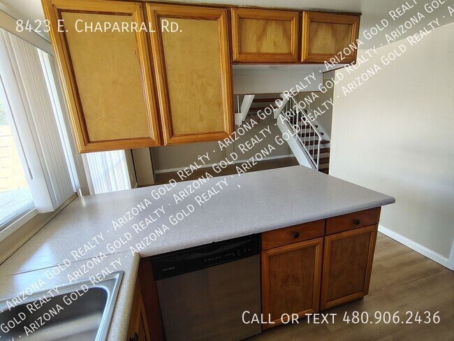 Building Photo - 8423 E Chaparral Rd
