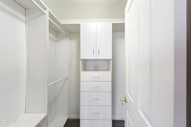 Building Photo - 1811 Fox Springs Cir