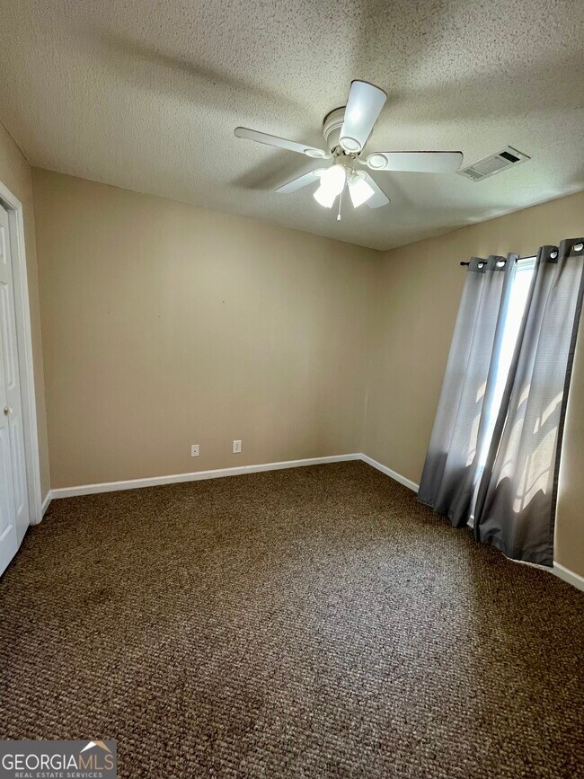 Building Photo - 207 Grand Ave