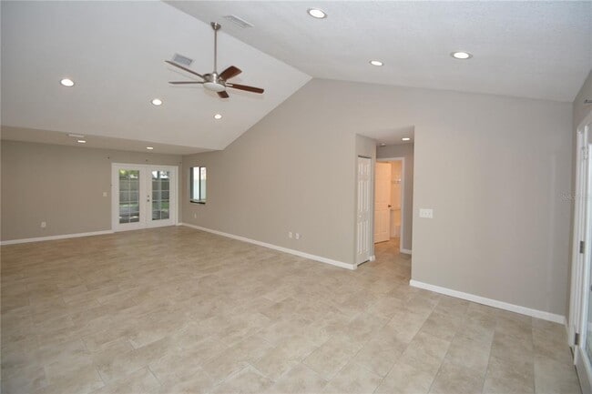 Building Photo - 17 Evansville Ln