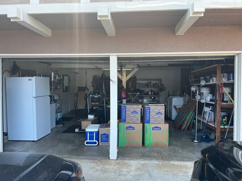 Building Photo - 261 Merced Dr