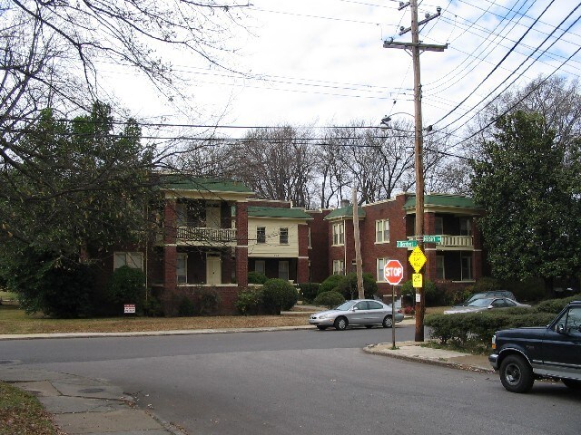 Building Photo - Central Gardens