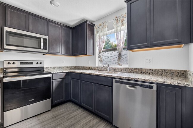 Building Photo - 1564 Wynford Cir