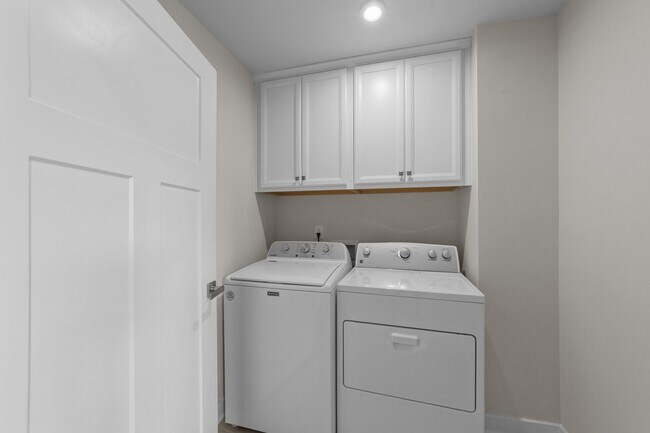 Building Photo - 3700 Horton Hill Dr