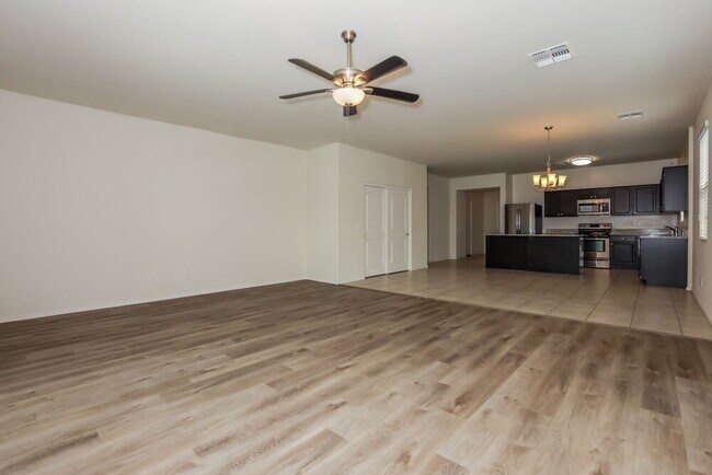 Building Photo - 4621 E Fire Opal Ln