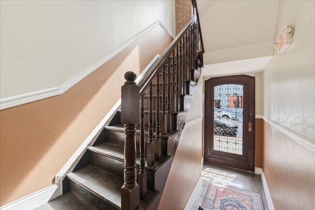 Building Photo - 90 Court House Pl