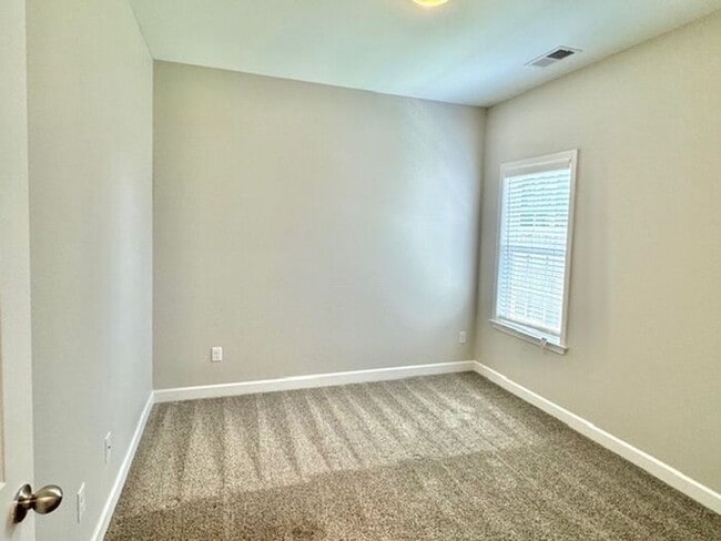 Building Photo - Now Leasing in Millington @ Winstone. 5 Bedroom 3 Bath Available Now!