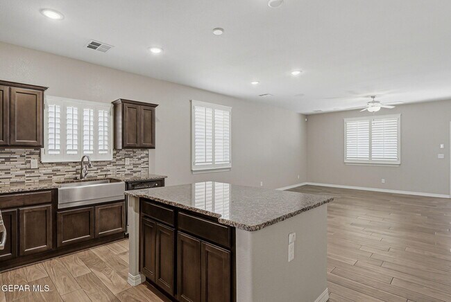 Building Photo - 14828 Tierra Coruna Ave