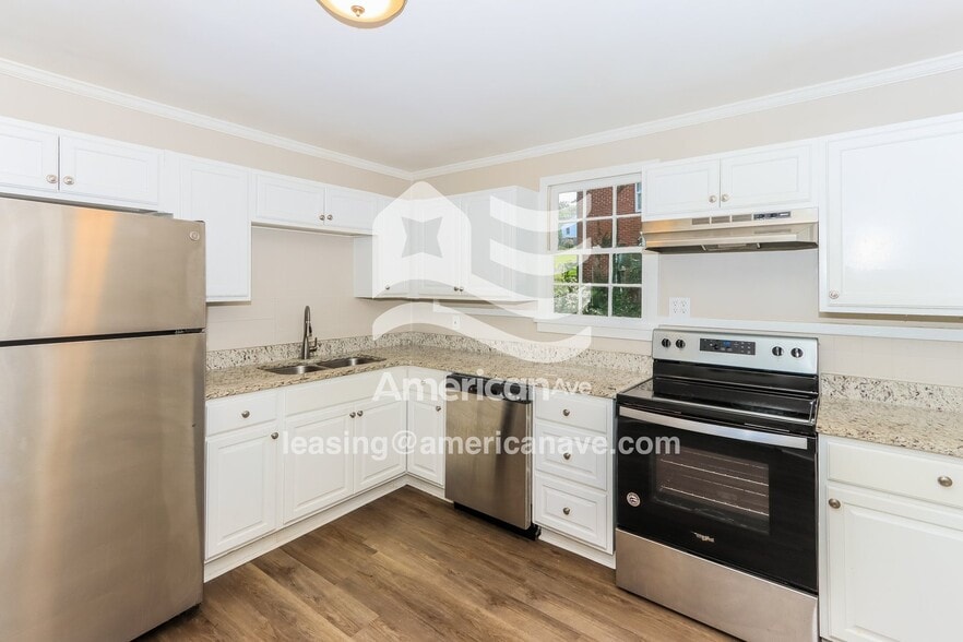 Building Photo - 4582 Shadow Lawn Dr