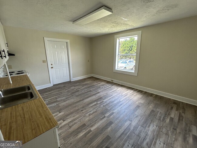 Building Photo - 2455 Pegasus Parkway
