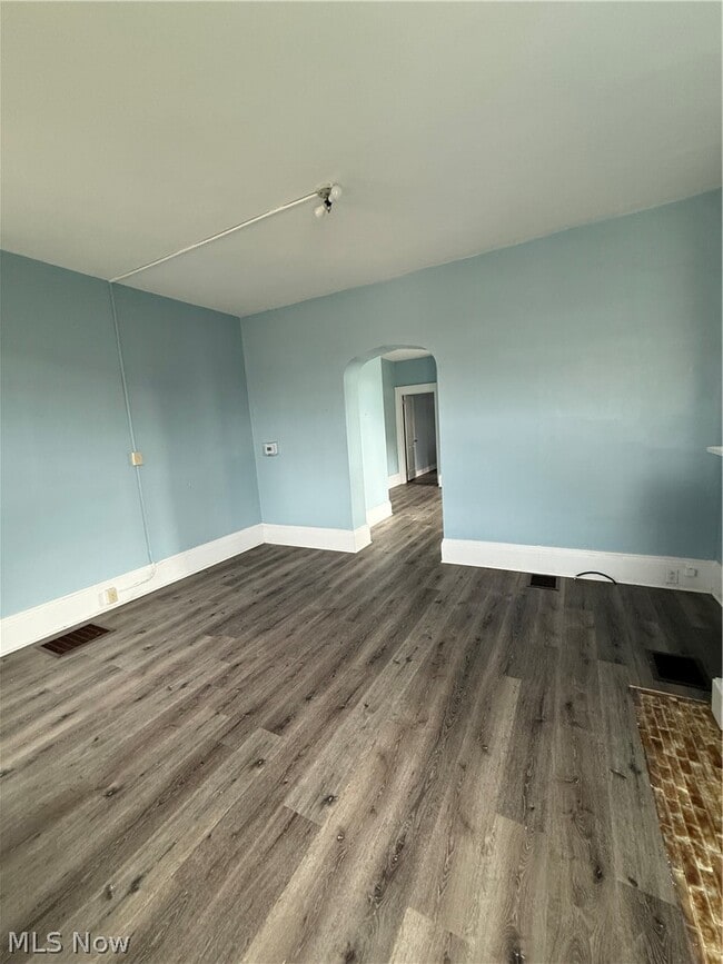 Building Photo - 732 Elberon Ave