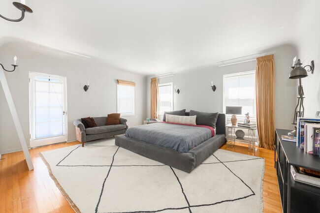 Primary 1bedroom with small balcony - 148 S Orange Dr