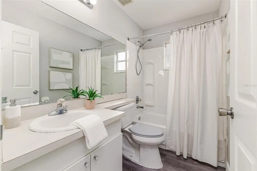 Guest bath (Staged) - 5306 Keely Ct